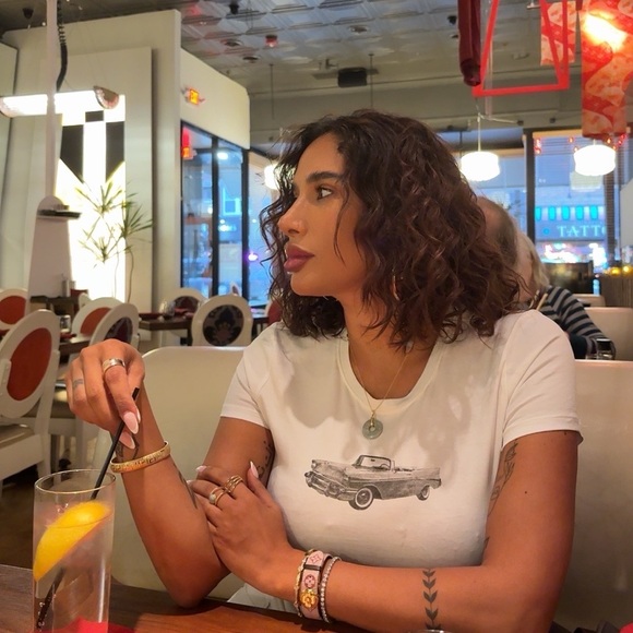 Meet your Posher, Dina - Picture 2 of 2